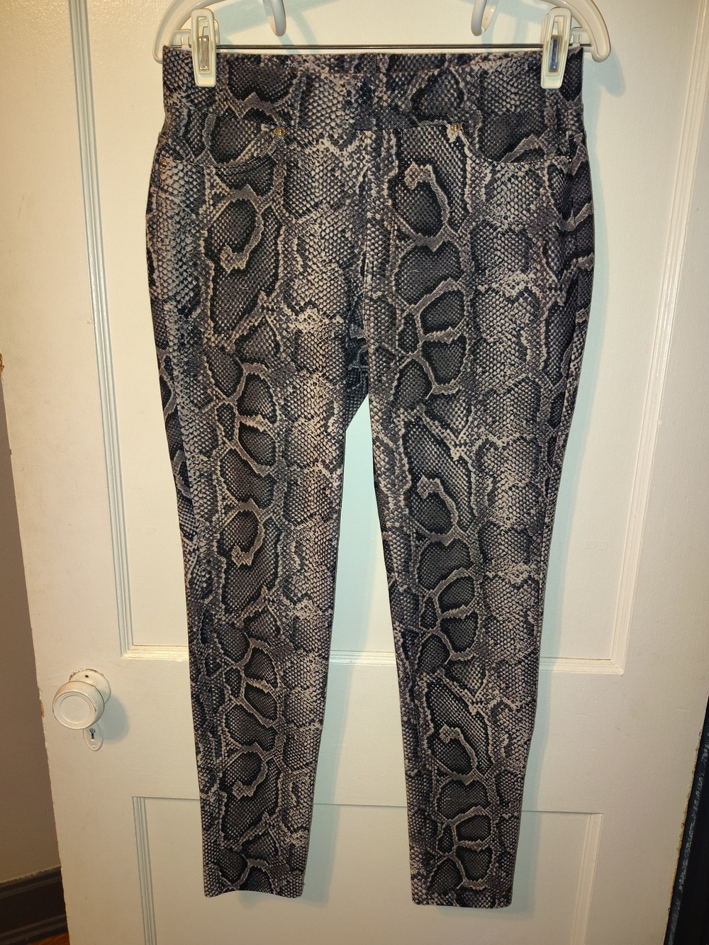 MICHAEL Michael Kors Snake-Print Leggings - Black & Gray